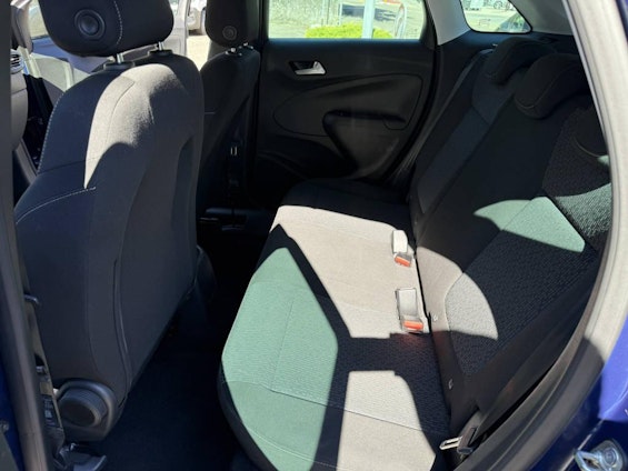 Vehicle image 9 Vehicle image 9