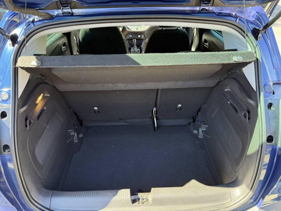 Vehicle image 13 Vehicle image 13