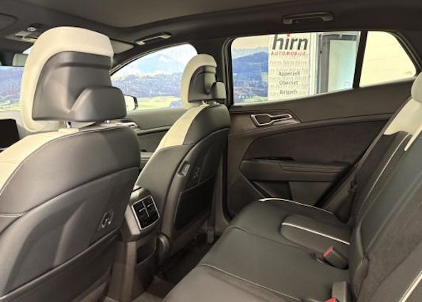 Vehicle image 6 Vehicle image 6