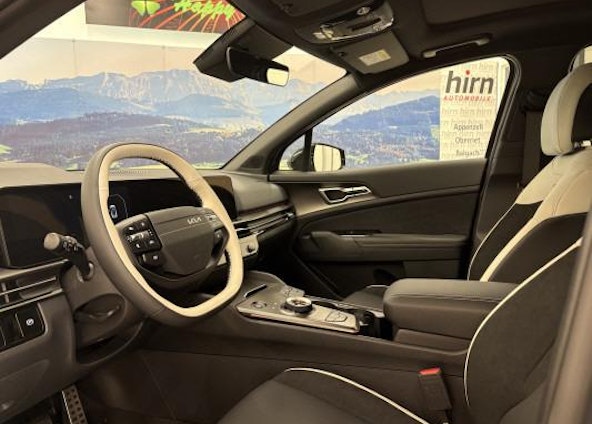 Vehicle image 4 Vehicle image 4