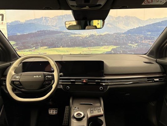 Vehicle image 5 Vehicle image 5