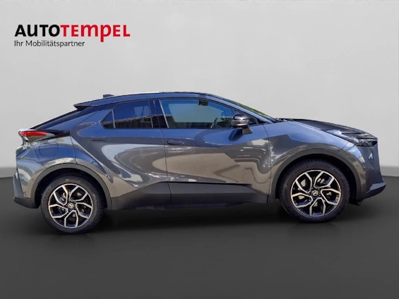 Vehicle image 4 Vehicle image 4