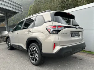 Subaru Forester Station 2.0i e-Boxer Swiss Plus