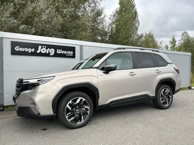 Subaru Forester Station 2.0i e-Boxer Swiss Plus
