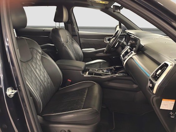 Vehicle image 9 Vehicle image 9