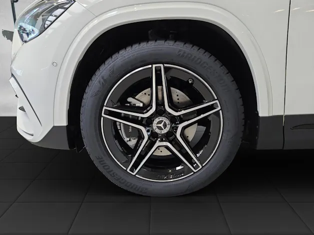 Mercedes-Benz GLA 200 Night Star 7G-DCT
