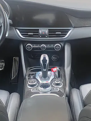 ALFA ROMEO Giulia 2.0 Veloce TI Carbon Q4 Automatic