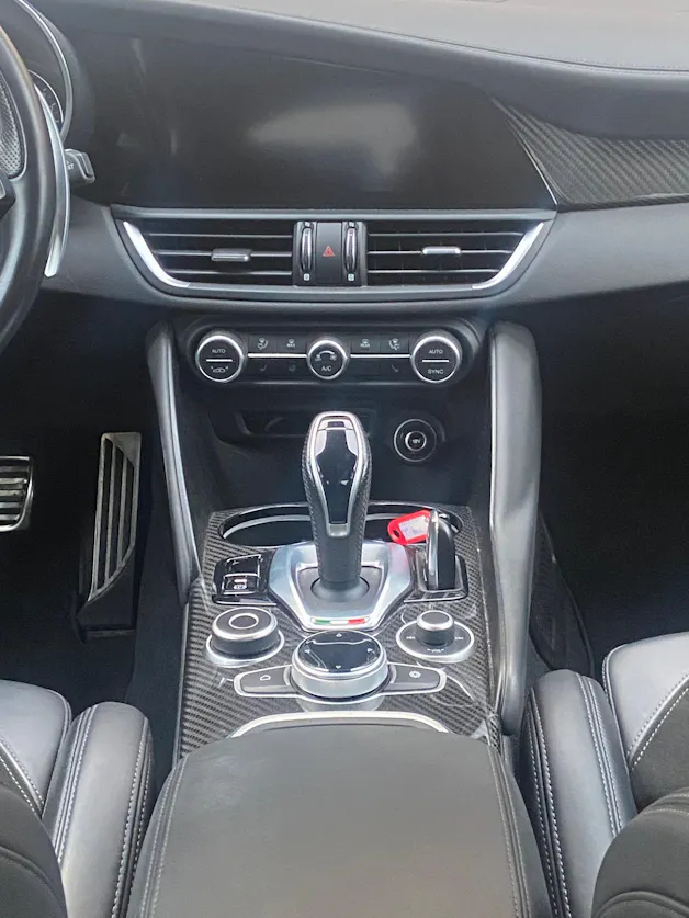 ALFA ROMEO Giulia 2.0 Veloce TI Carbon Q4 Automatic