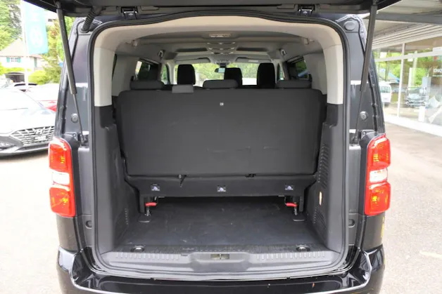 Peugeot Traveller Business Stand.