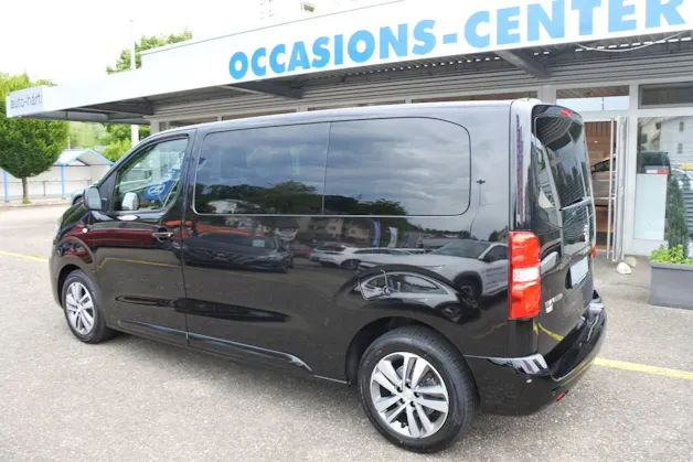 Peugeot Traveller Business Stand.