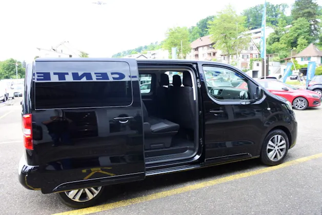 Peugeot Traveller Business Stand.
