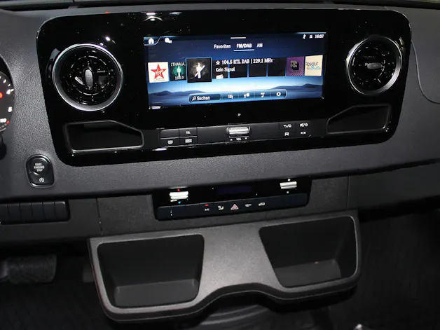 MERCEDES-BENZ Sprinter 319 CDI Pro CH 3665 S