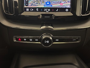 Vehicle image VOLVO XC60 2.0 B4 MH Core