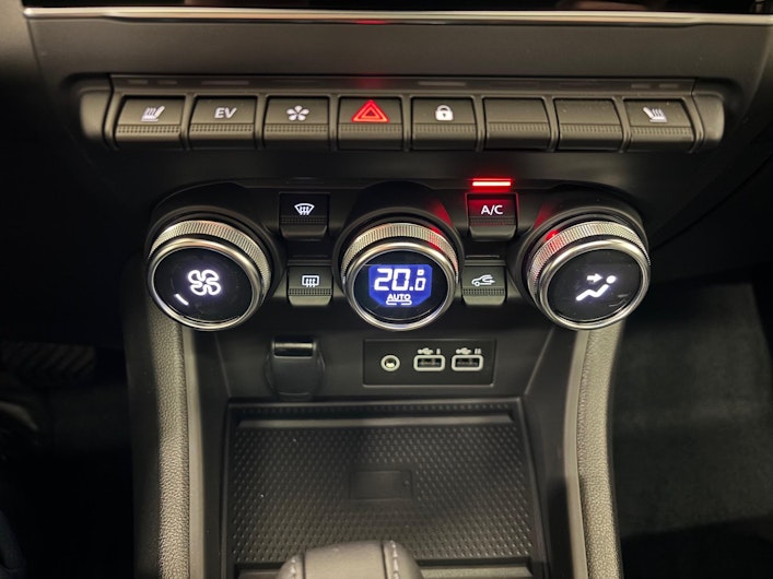 Vehicle image MITSUBISHI ASX