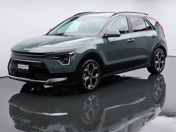 First vehicle image