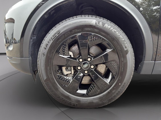 Vehicle image 16 Vehicle image 16