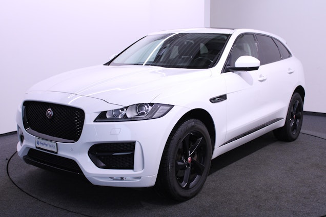 First vehicle image