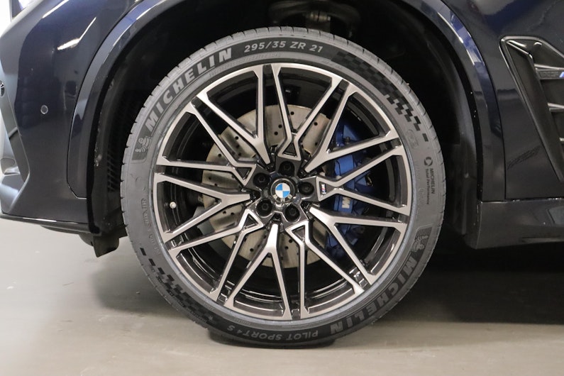 Vehicle image BMW X5M