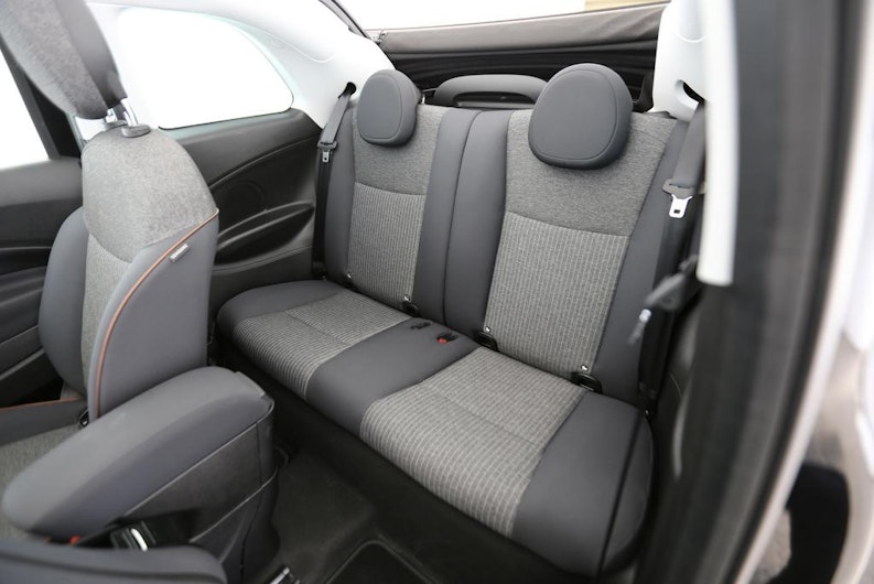 Vehicle image FIAT 500