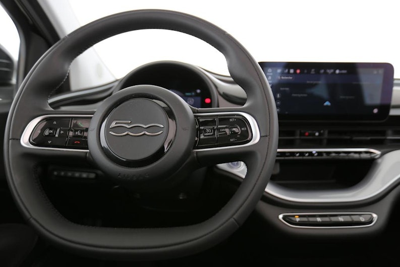 Vehicle image FIAT 500