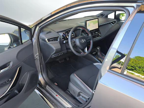 https://vehicle.imgix.net/4017513/dddf6a06-e66c-4877-a0a7-eea415f103d3.jpg