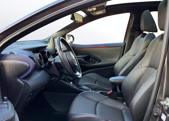 Vehicle image 3 Vehicle image 3