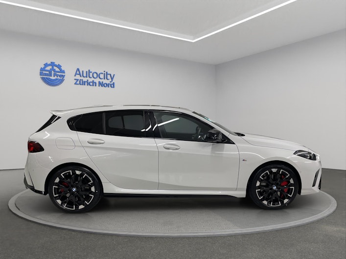 Vehicle image BMW 1 SERIES