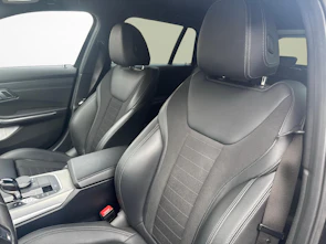 Fahrzeugbild BMW 320e xDrive SAG Touring