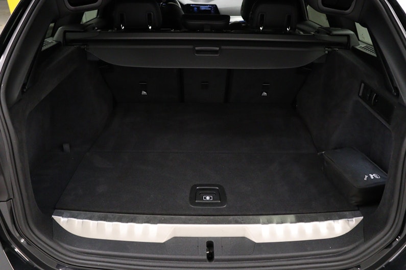 Vehicle image BMW 3 SERIES