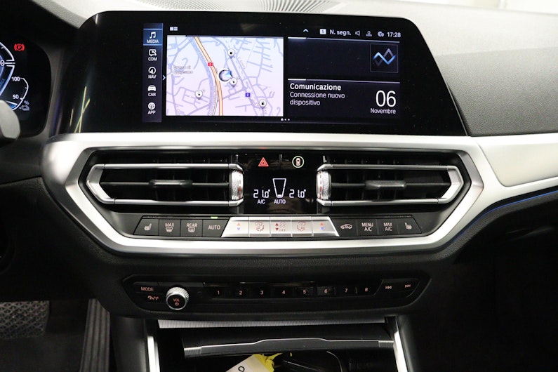 Vehicle image BMW 3 SERIES