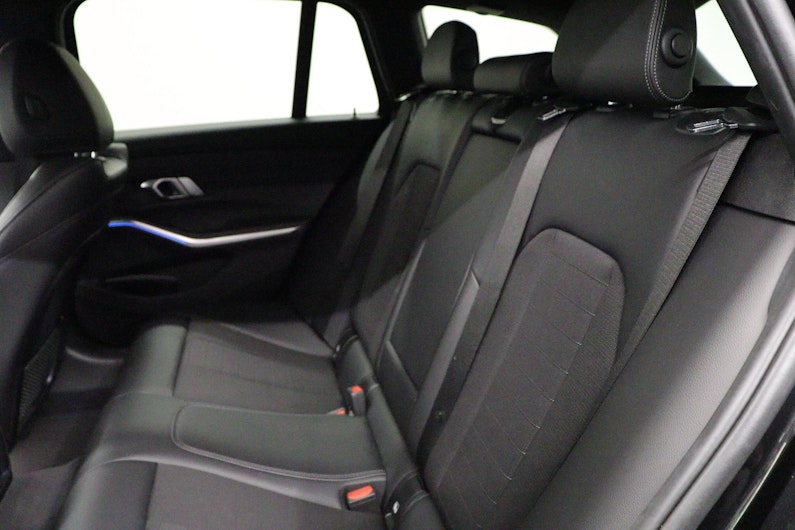 Vehicle image BMW 3 SERIES