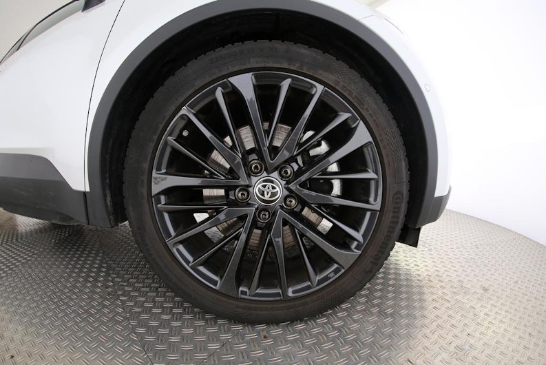 Vehicle image TOYOTA C-HR