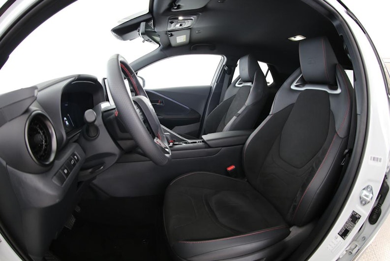 Vehicle image TOYOTA C-HR