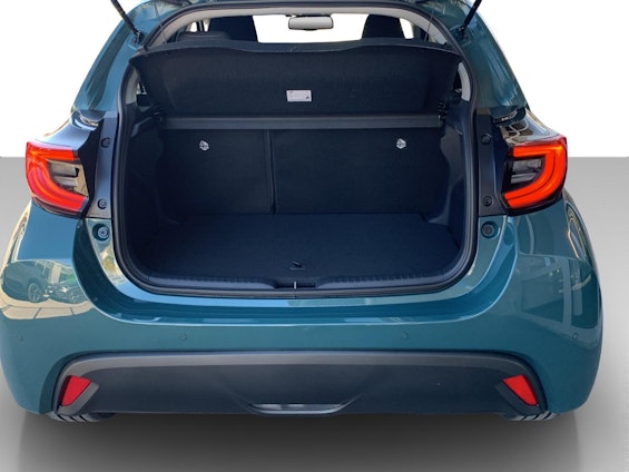Vehicle image 10