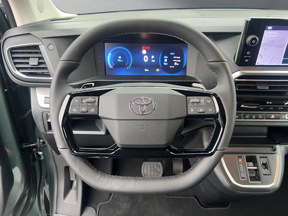 Vehicle image 4 Vehicle image 4