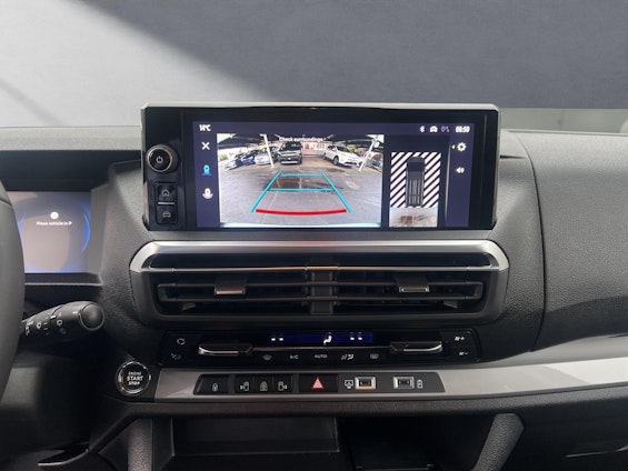 Vehicle image 6 Vehicle image 6