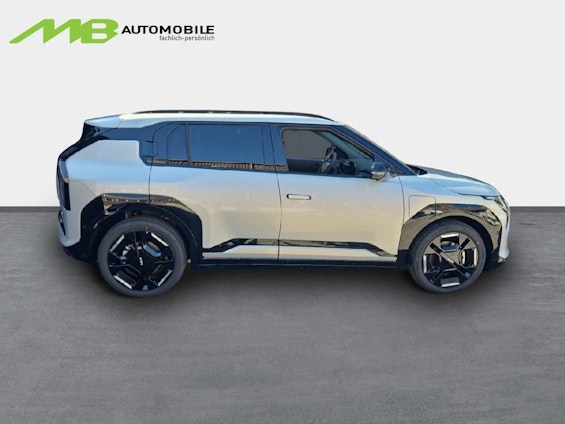 Vehicle image 3 Vehicle image 3