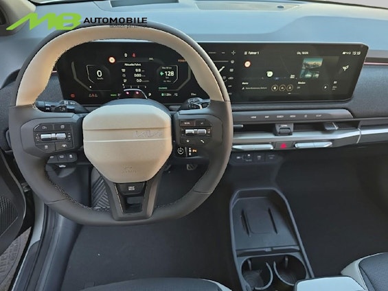 Vehicle image 11 Vehicle image 11