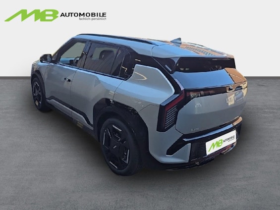 Vehicle image 5 Vehicle image 5