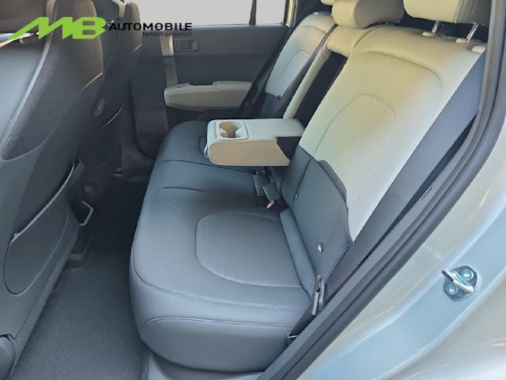 Vehicle image 10 Vehicle image 10