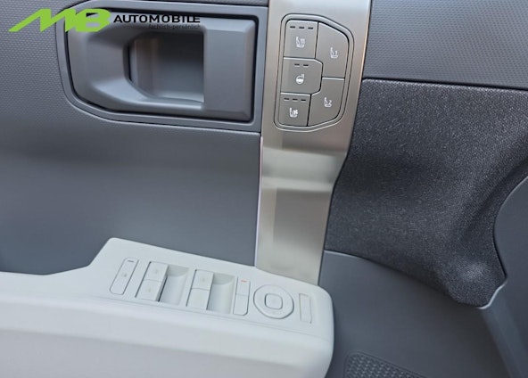 Vehicle image 15 Vehicle image 15