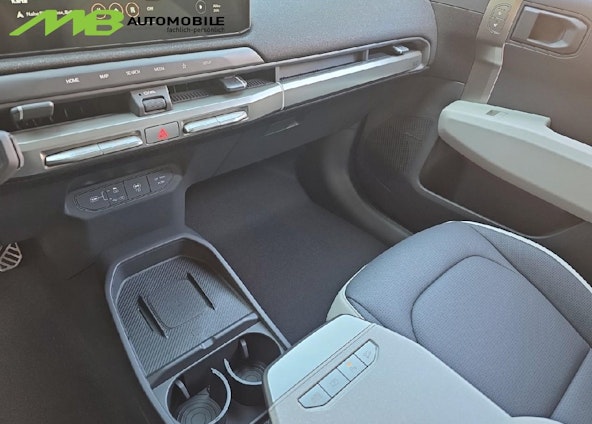 Vehicle image 9 Vehicle image 9