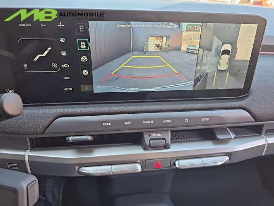 Vehicle image 13 Vehicle image 13