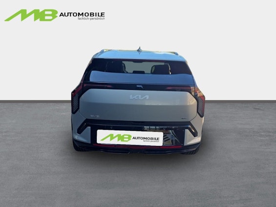 Vehicle image 4 Vehicle image 4