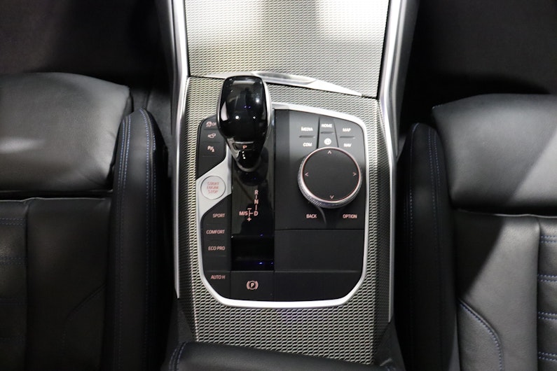 Vehicle image BMW 3 SERIES