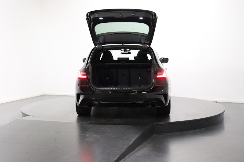 Vehicle image BMW 3 SERIES