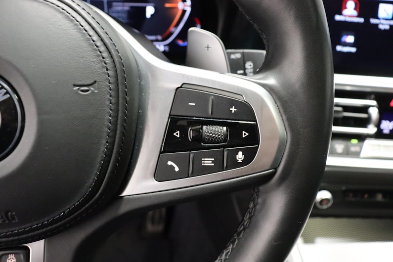 Vehicle image BMW 3 SERIES