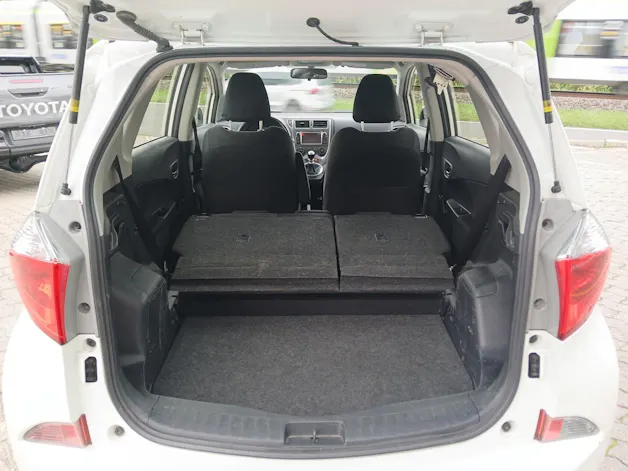 Toyota Verso-S 1.33 VVT-i Linea Luna