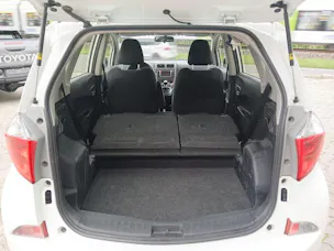 Toyota Verso-S 1.33 VVT-i Linea Luna