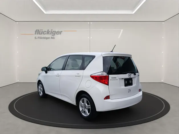 Toyota Verso-S 1.33 VVT-i Linea Luna